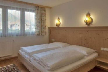 Apart Ehart – Hotelzimmer mit Doppelbett